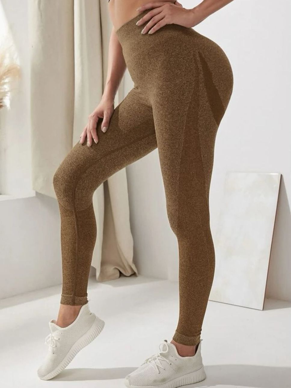 BUYCO Female Seamless Hip-lift Ruched Back Elastic tight Leggings