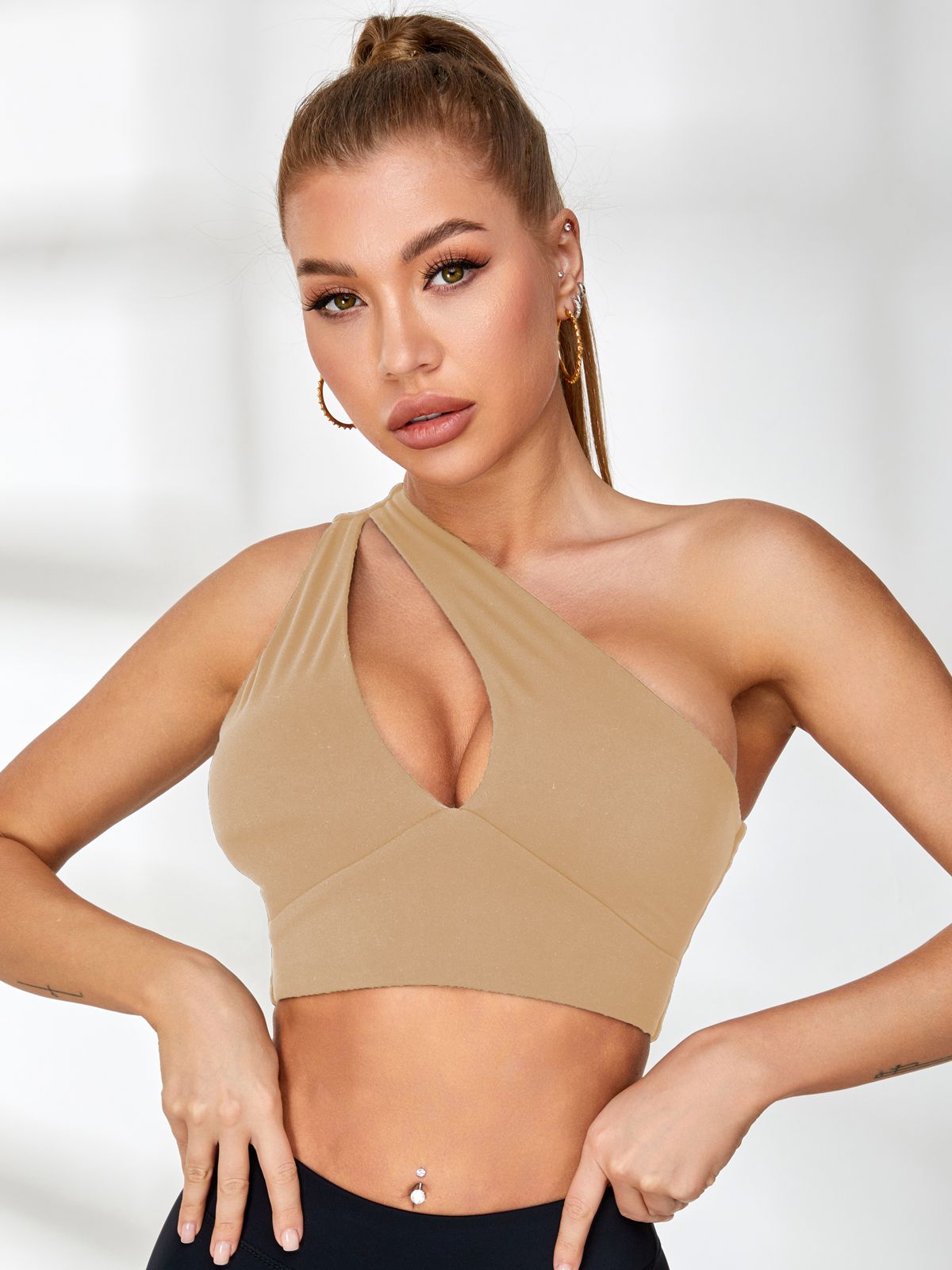 BUYCO Female Cutout Tailoring Sports Bras