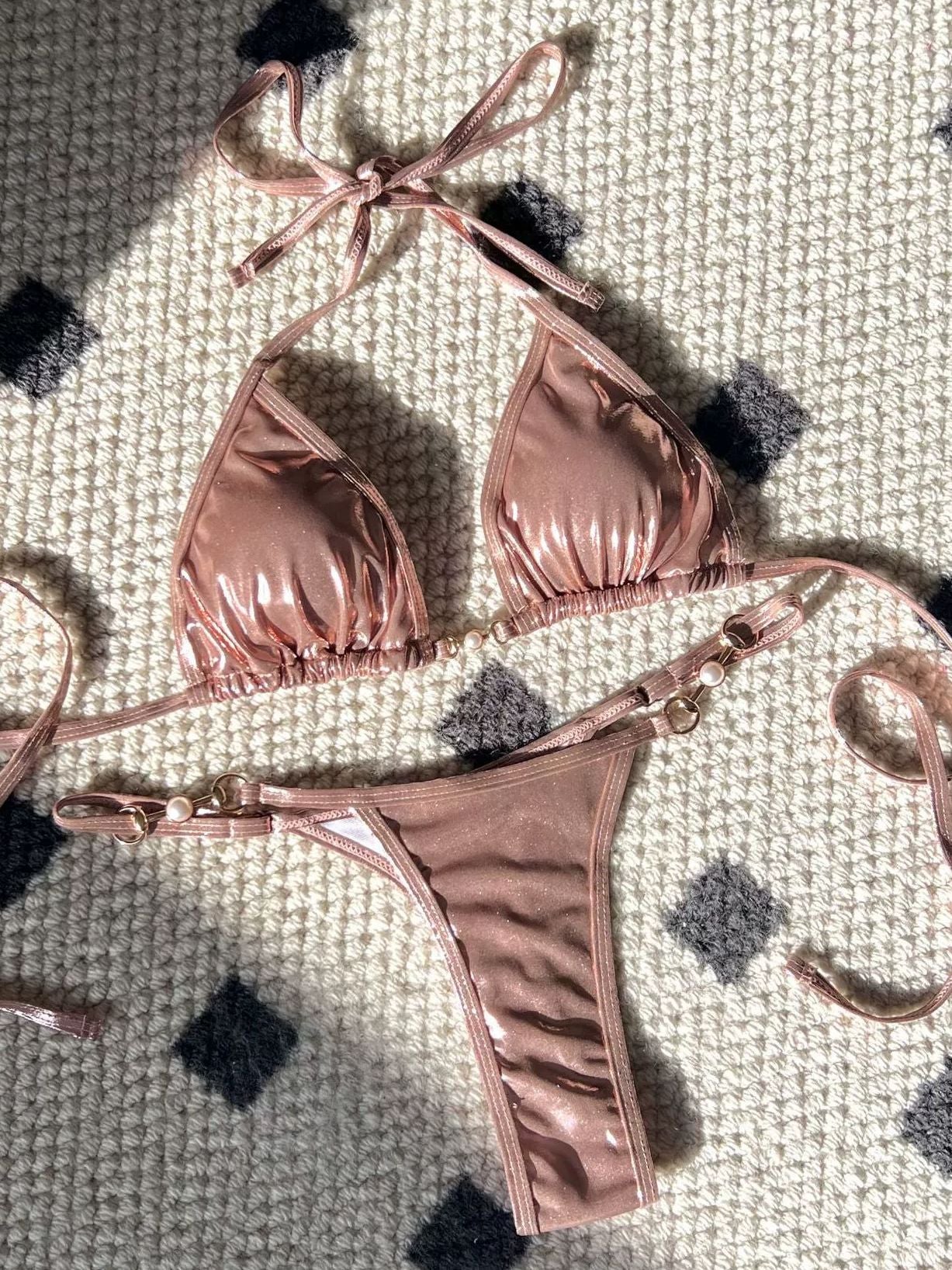 BUYCO Female Fitted Glossy Pearl Beach Bikini Set