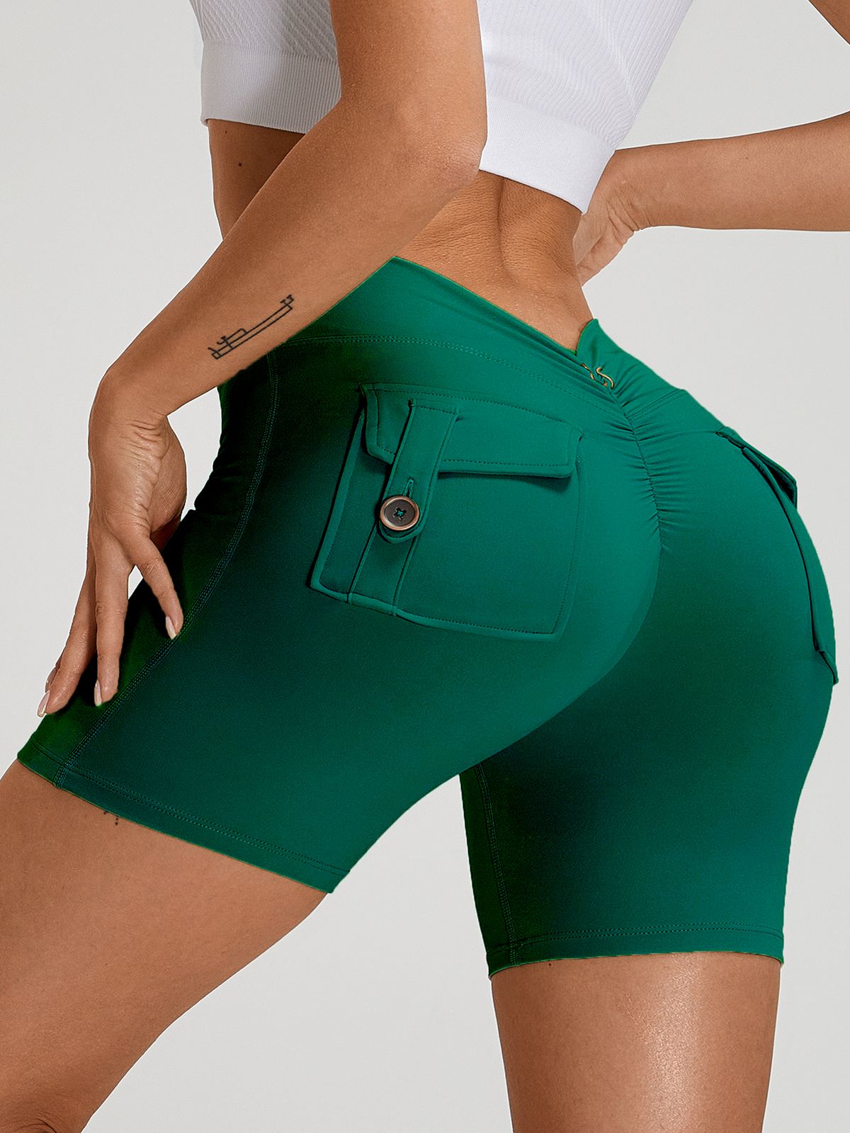 BUYCO Female Deep V Back Pocket Ruched Back Fit Shorts