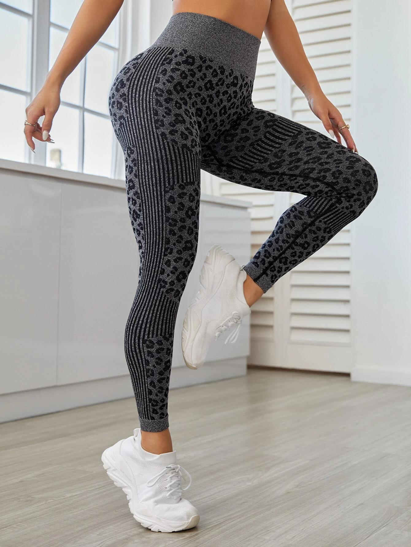 BUYCO Female Leopard Print Quick-dry Fit Leggings