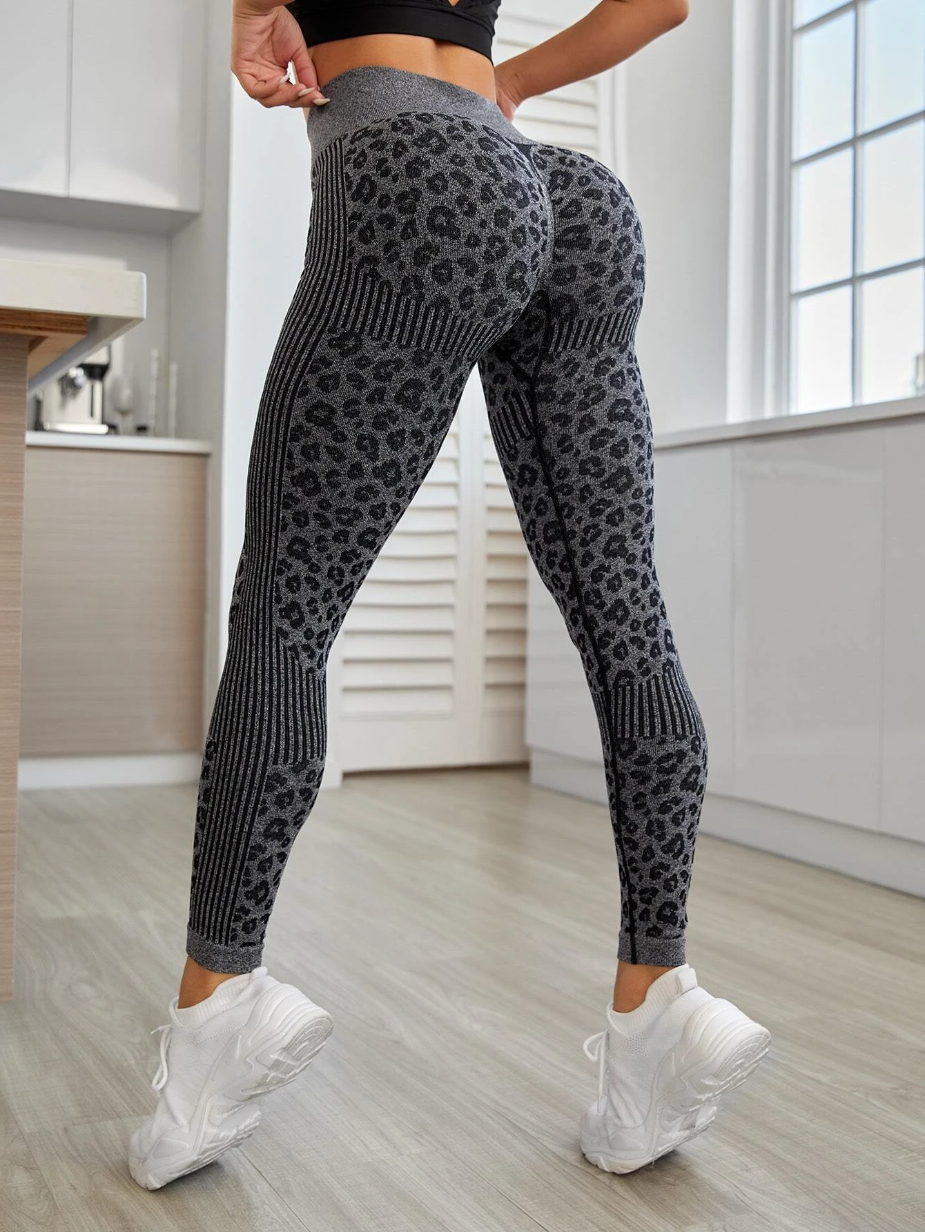 BUYCO Female Leopard Print Quick-dry Fit Leggings