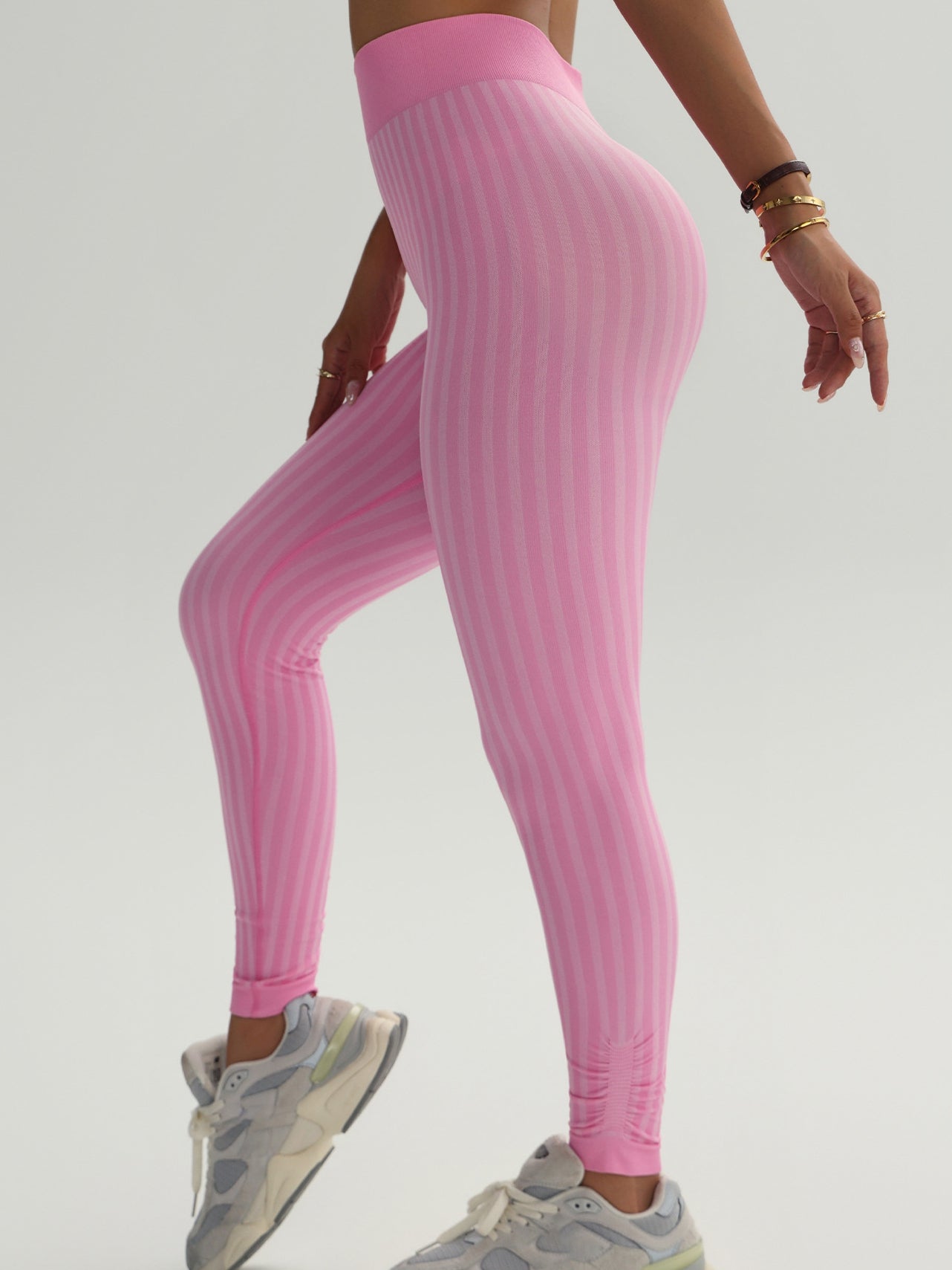BUYCO Female Ruched Back Stripe Contrast Color Personality Leggings