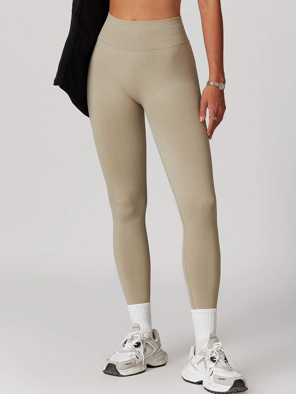 BUYCO Female Seamless Ruched Back High-waisted Fit Leggings