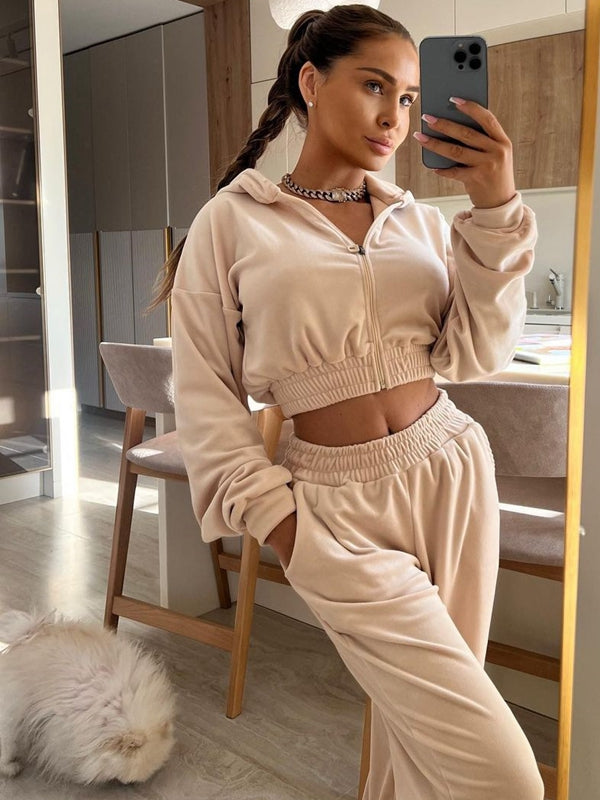 BUYCO Female Velvet Zipper Pocket Hooded Casual Cropped Tracksuit