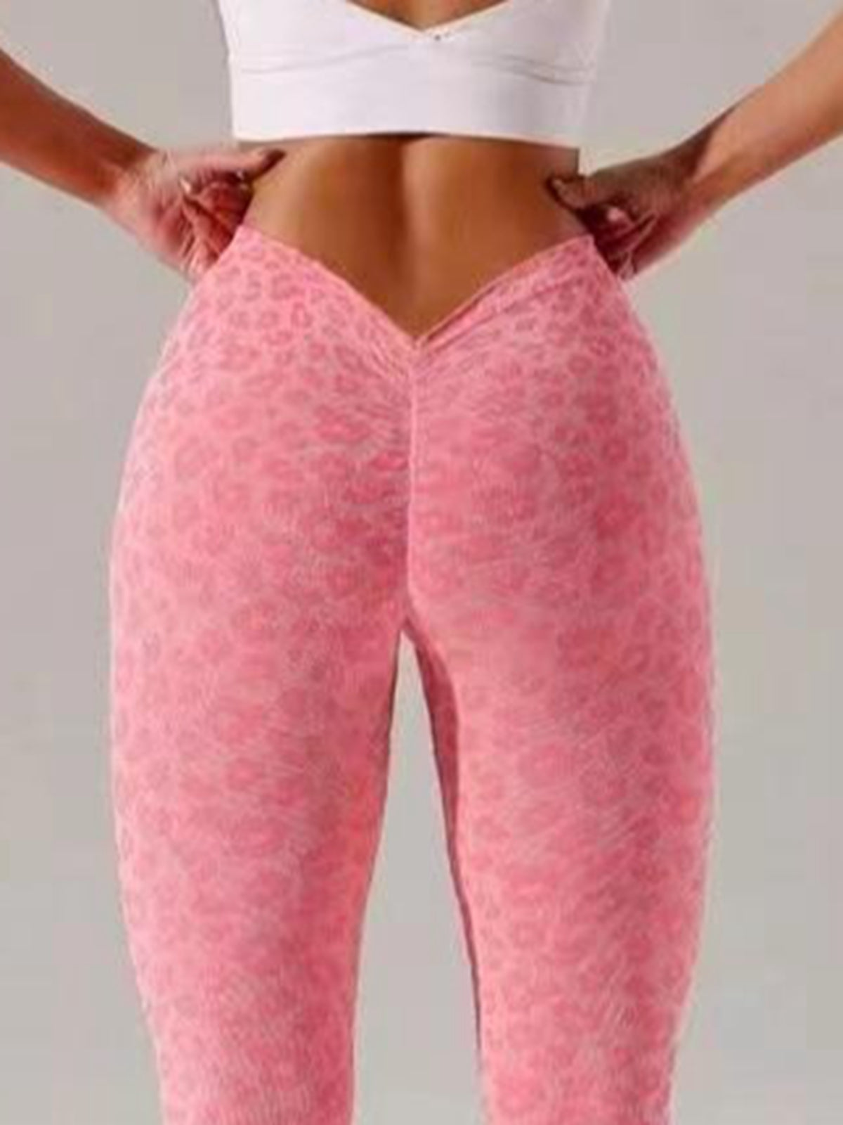 BUYCO Female Deep V Back Leopard Print Leggings