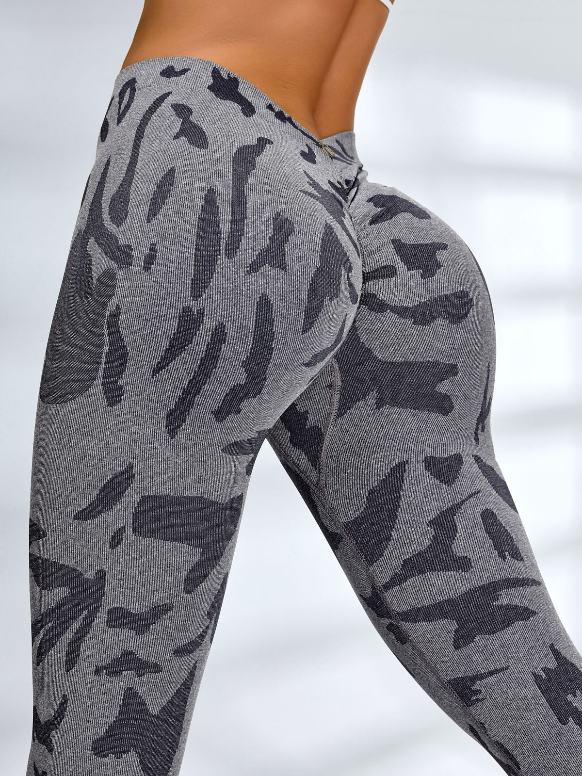 BUYCO Female Fitted Camouflage Deep V Back Ruched Back Leggings