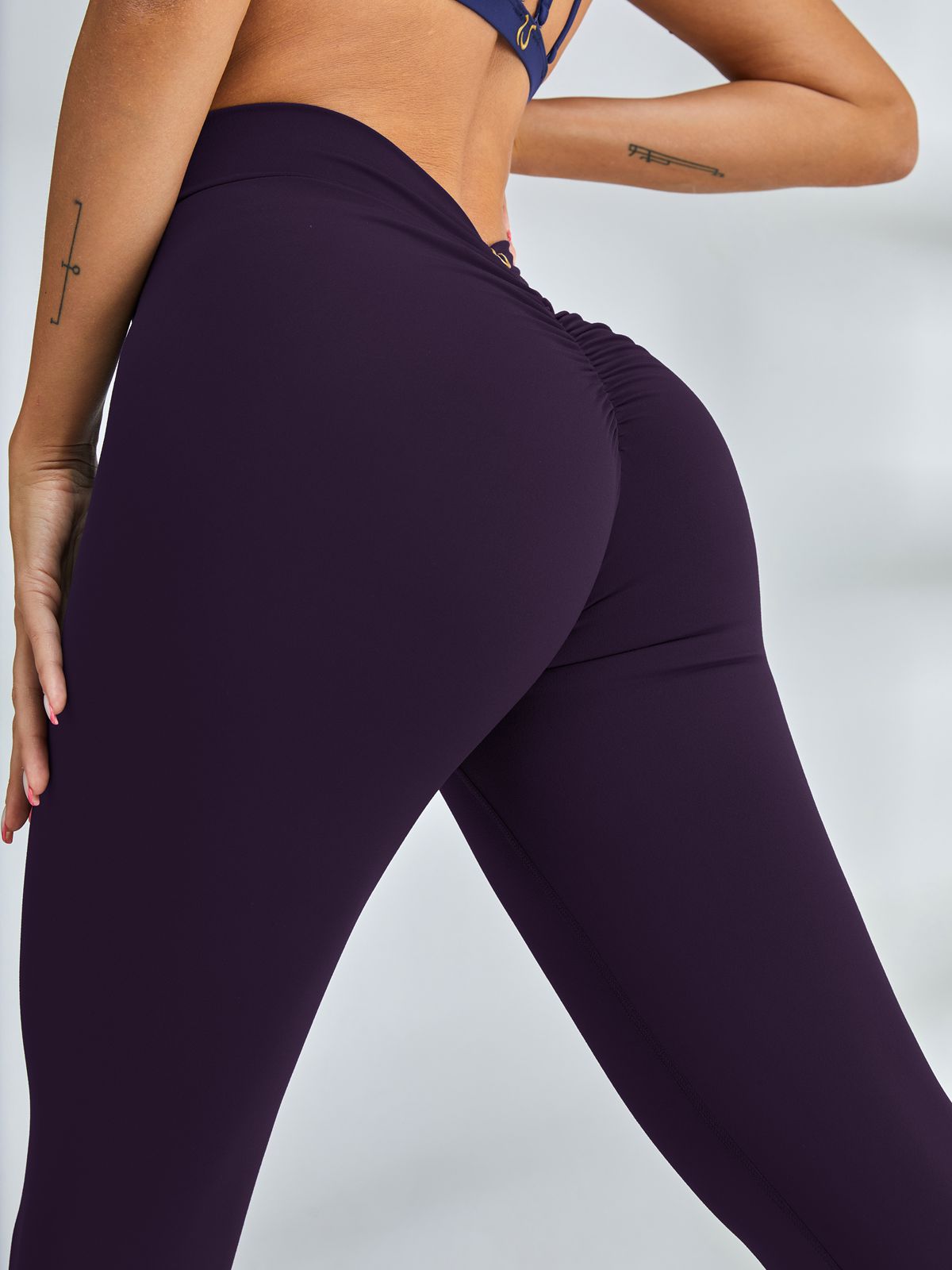 BUYCO Female Ruched Back Deep V Back Leggings