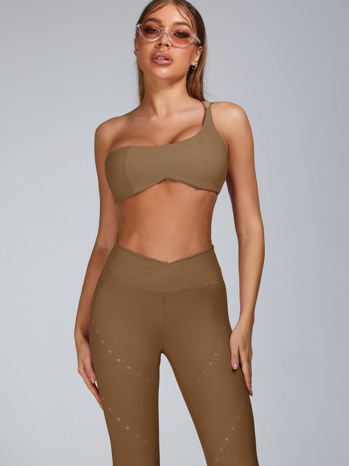 BUYCO Female Cutout Tailoring Sports Bras