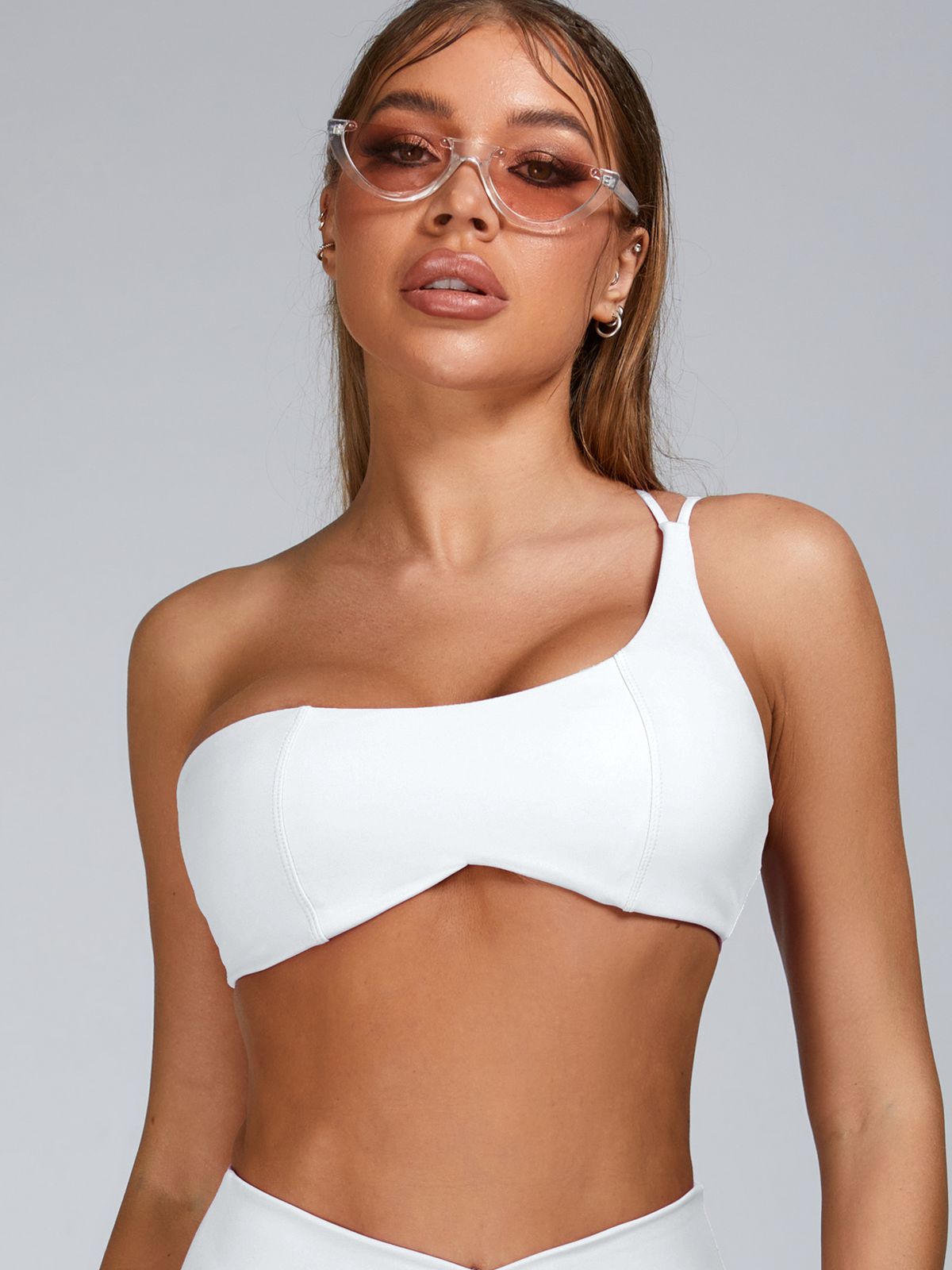 BUYCO Female Cutout Tailoring Sports Bras