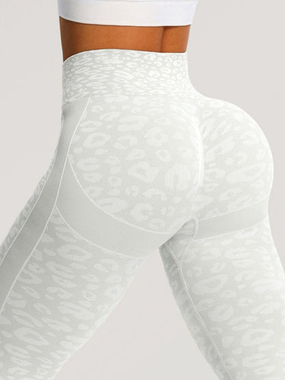 BUYCO Female Seamless Leopard Print Modern Fit Leggings