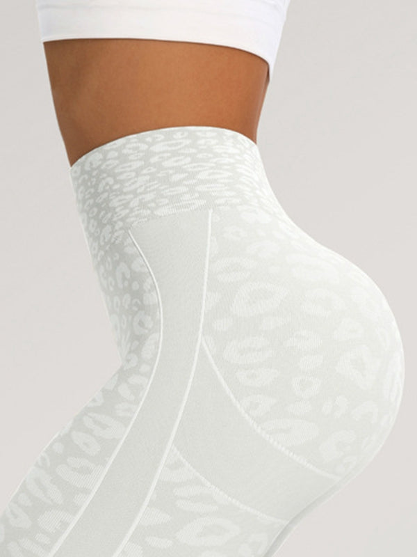 BUYCO Female Seamless Leopard Print Modern Fit Leggings