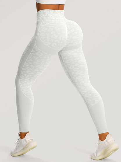 BUYCO Female Seamless Leopard Print Modern Fit Leggings
