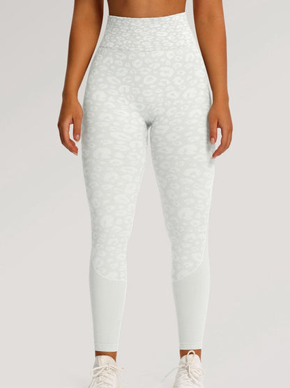 BUYCO Female Seamless Leopard Print Modern Fit Leggings