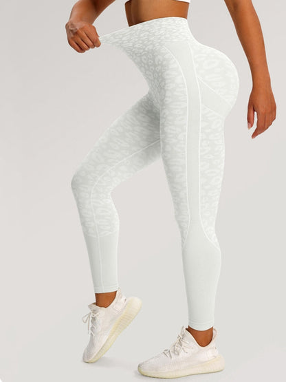 BUYCO Female Seamless Leopard Print Modern Fit Leggings